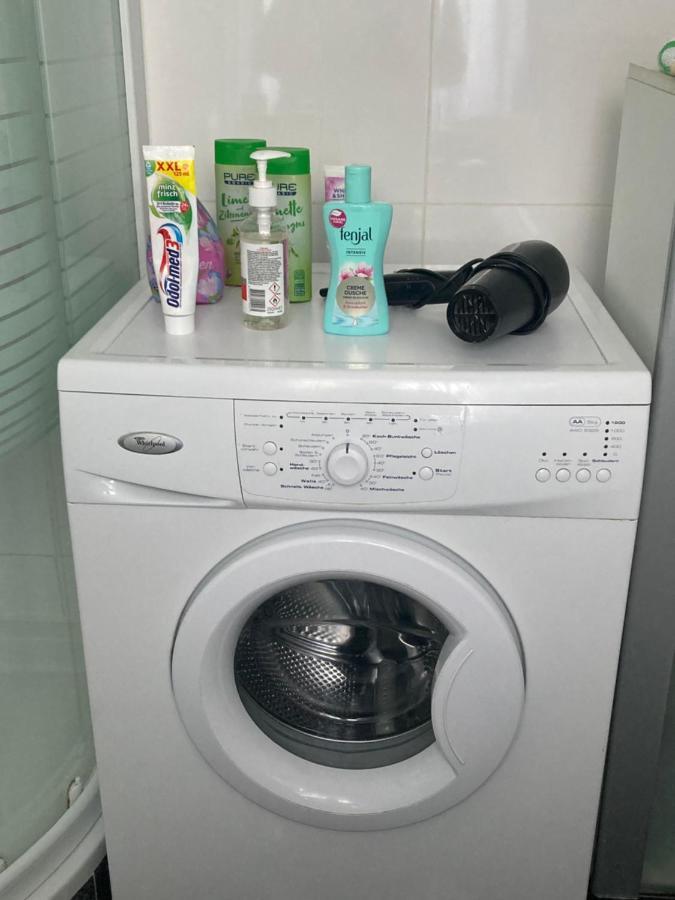 Toll Apartment Mit Privatem Eingang Free Parking Slbst Check-In Netflix 30 Zone Ruhig Duisburgo Exterior foto